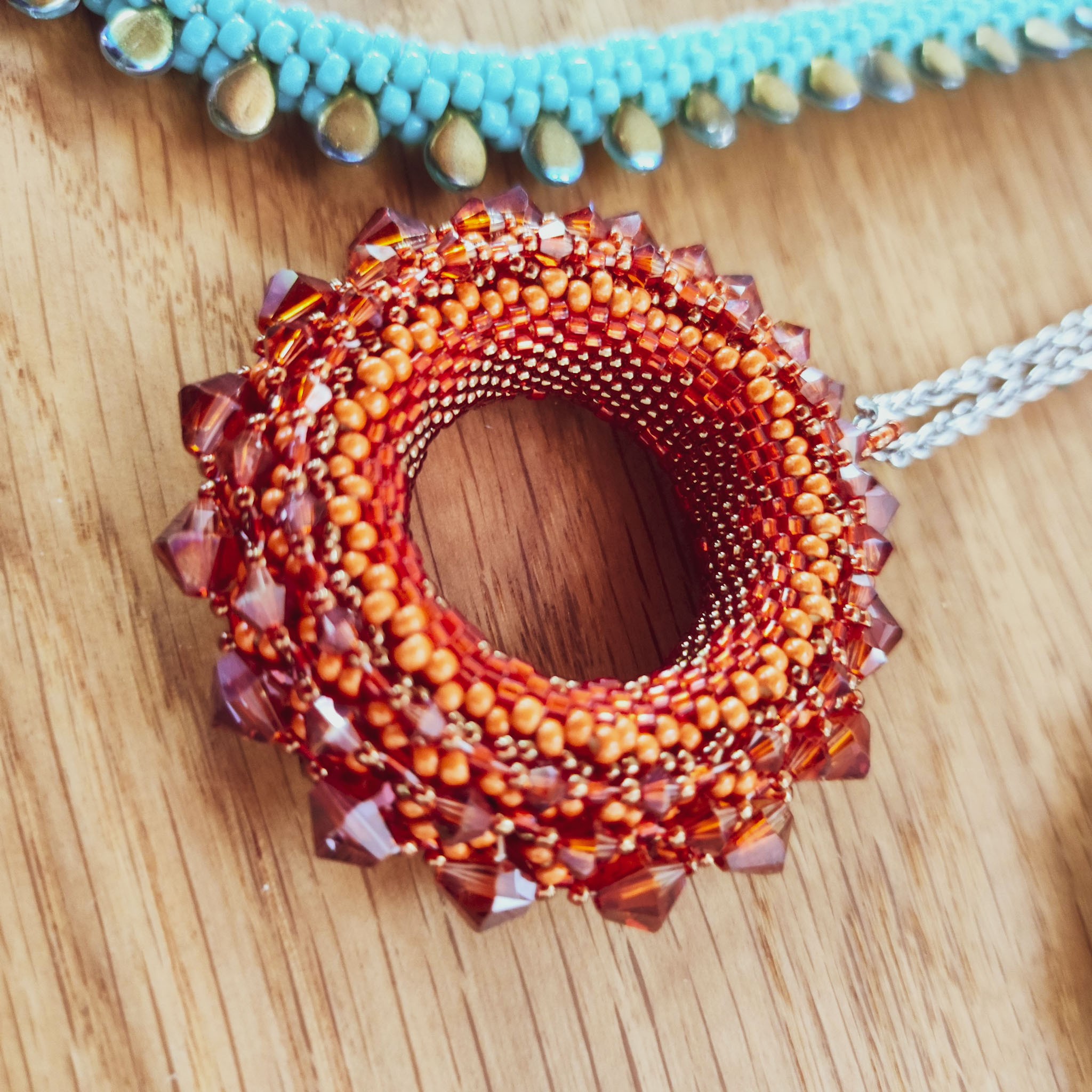 Dein Schmuck-Moment – handgefertigter Perlenschmuck